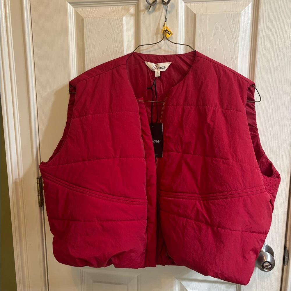 NWT Cropped Red Puffer Vest